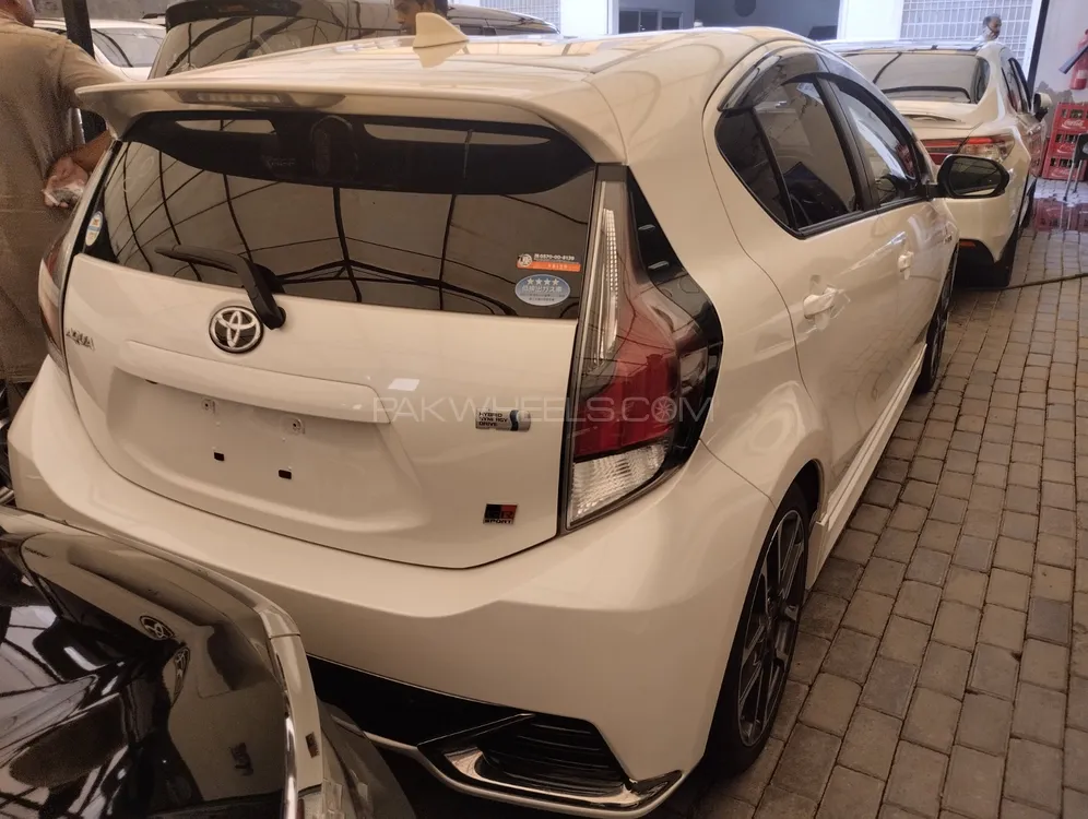 Toyota Aqua 2020 for Sale in Lahore Toyota Aqua 2020 for Sale in Lahore Image-11