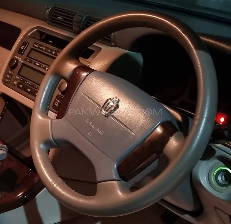 Toyota Crown Steering Wheel Image-1
