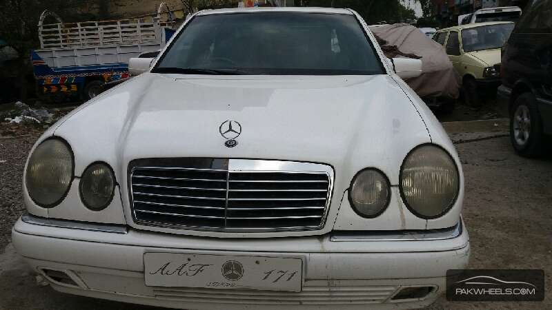 Mercedes Benz 200 D 1997 for Sale in Islamabad Image-1