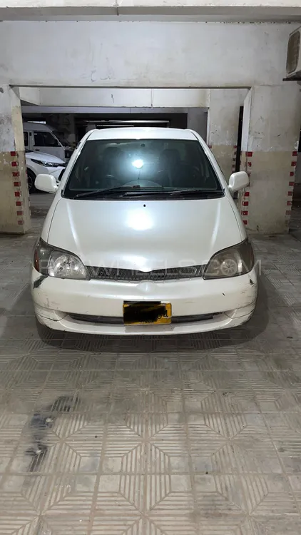Toyota Platz 2002 for Sale in Karachi Image-1