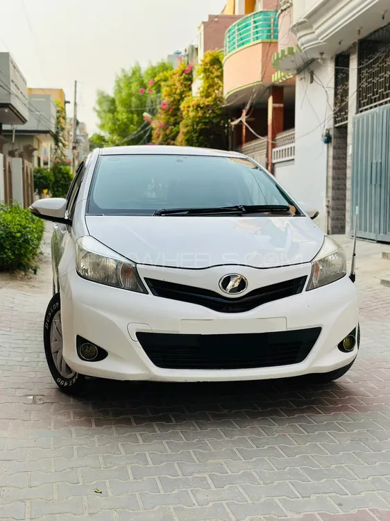 Toyota Vitz 2012 for Sale in Bahawalpur Image-1