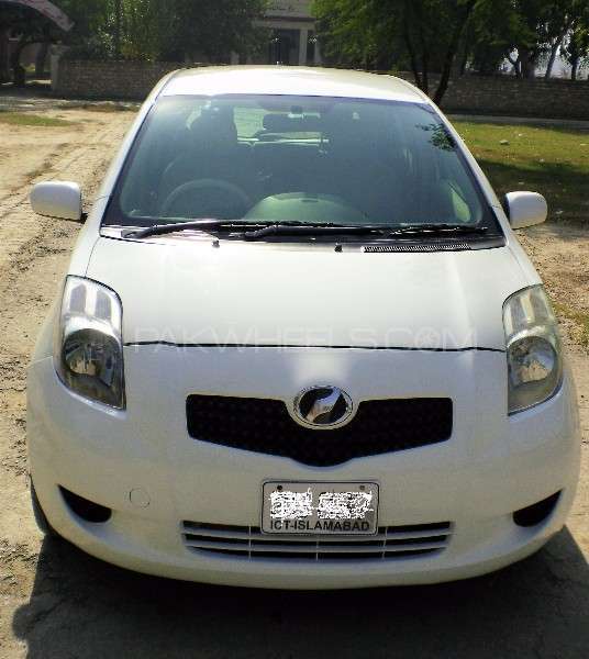 Toyota Vitz 2006 for Sale in Multan Image-1