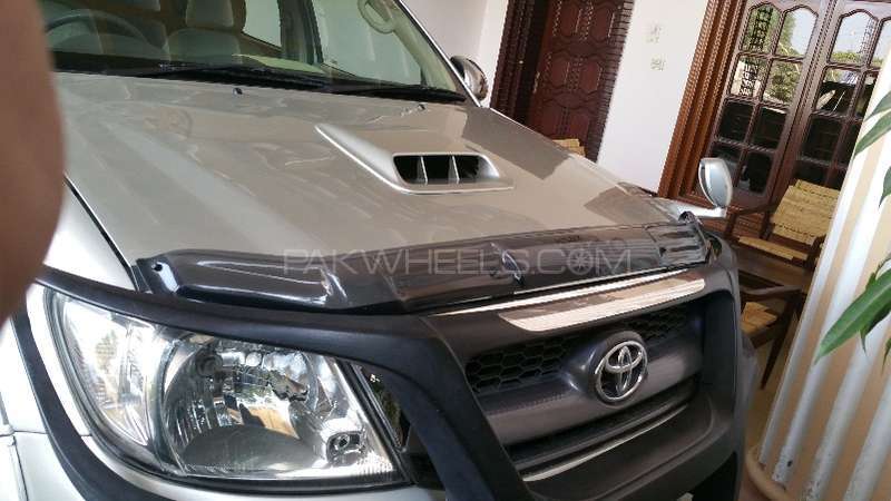Toyota Hilux 2004 for Sale in Multan Image-1