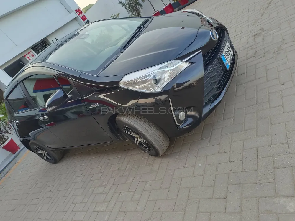 Toyota Vitz 2017 for Sale in Gujranwala Image-1