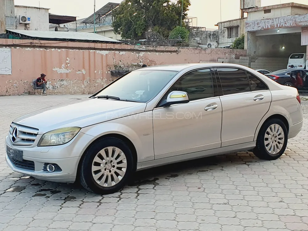 Mercedes Benz C Class 2001 - 2007 Prices in Pakistan, Pictures and Reviews