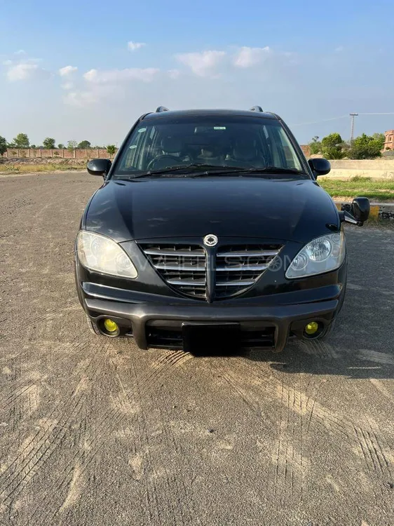 SsangYong Stavic 2005 for Sale in Faisalabad Image-1