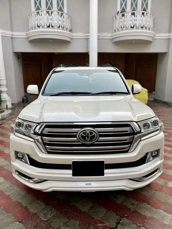 Toyota Land Cruiser 2017 for Sale in Lahore Image-1