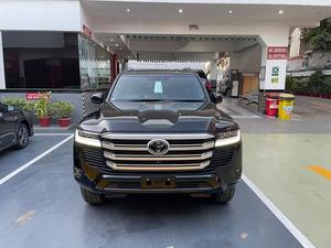 Make: Land Cruiser AX
Model: 2022
mileage: Zero meter 
unregistered

Cool box
Sunroof
7 seater 
Power seat

Calling and Visiting Hours

Monday to Saturday

11:00 AM to 7:00 PM