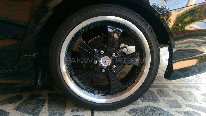 18" rim tyre size 225-40-r18 dunlop For Sale Image-1