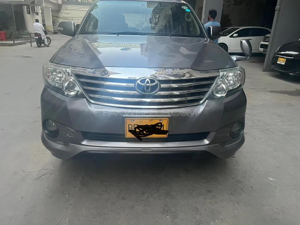 Toyota Fortuner 2015 for Sale in Karachi Image-1
