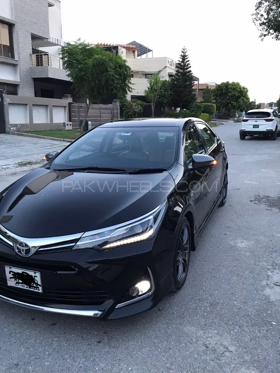 Toyota Corolla 2018 for Sale in Peshawar Image-1