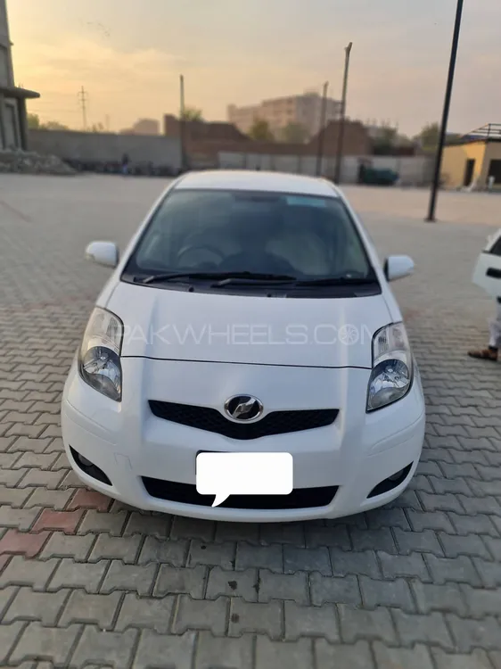 Toyota Vitz 2007 for Sale in Peshawar Image-1