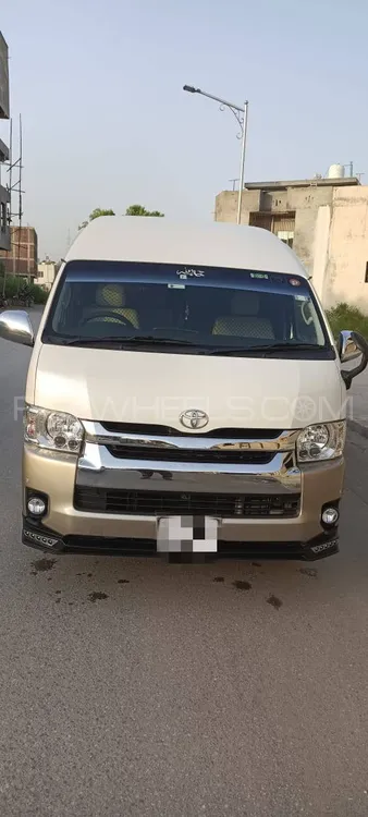 Toyota Hiace 2017 for Sale in Islamabad Image-1
