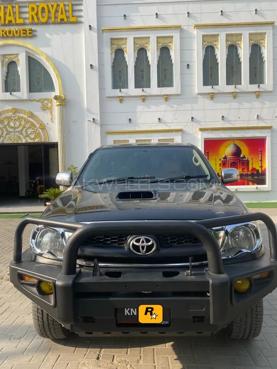 Toyota Hilux 2005 for Sale in Bahawalpur Image-1