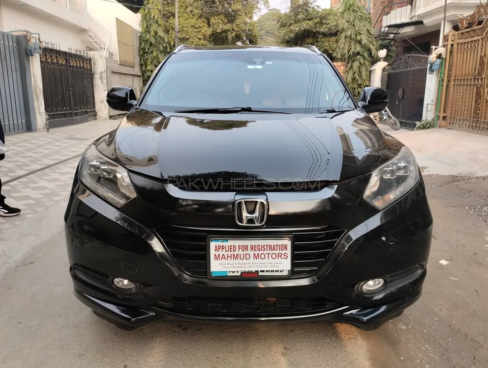 Honda Vezel 2015 for Sale in Lahore Image-1