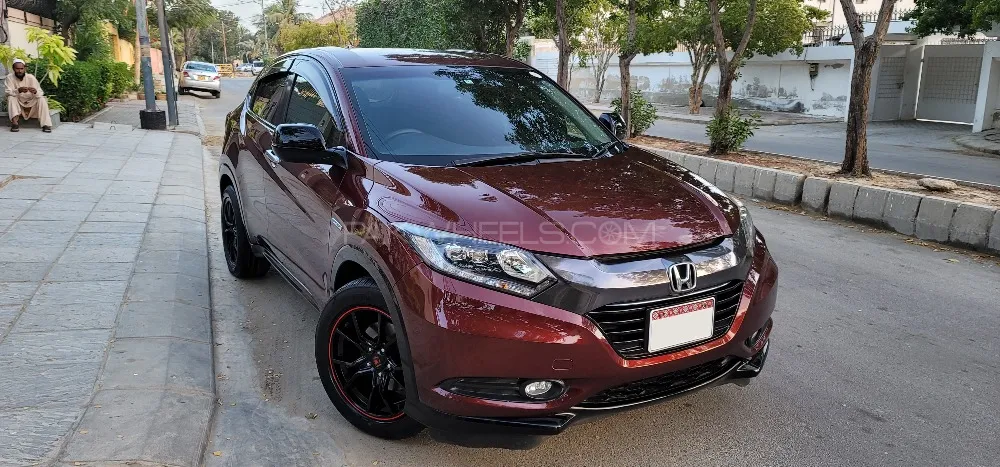 Honda Vezel 2014 for Sale in Karachi Image-1