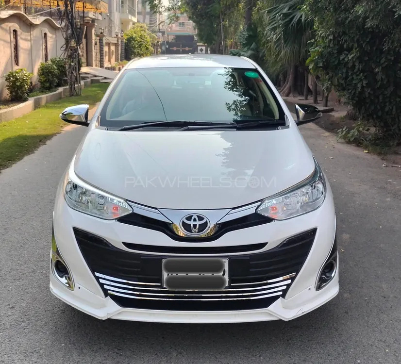 Toyota Yaris Sedan 2021 for Sale in Lahore Image-1