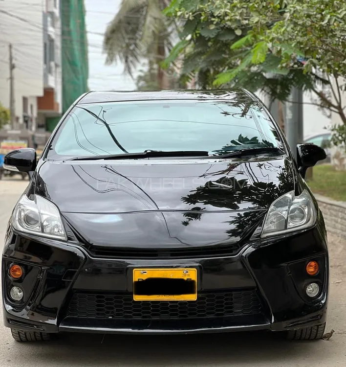 Toyota Prius 2015 for Sale in Karachi Image-1