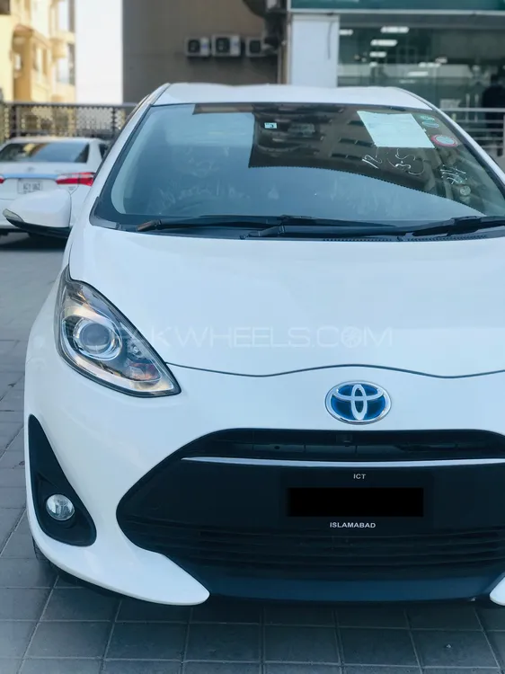 Toyota Aqua 2018 for Sale in Hayatabad Image-1