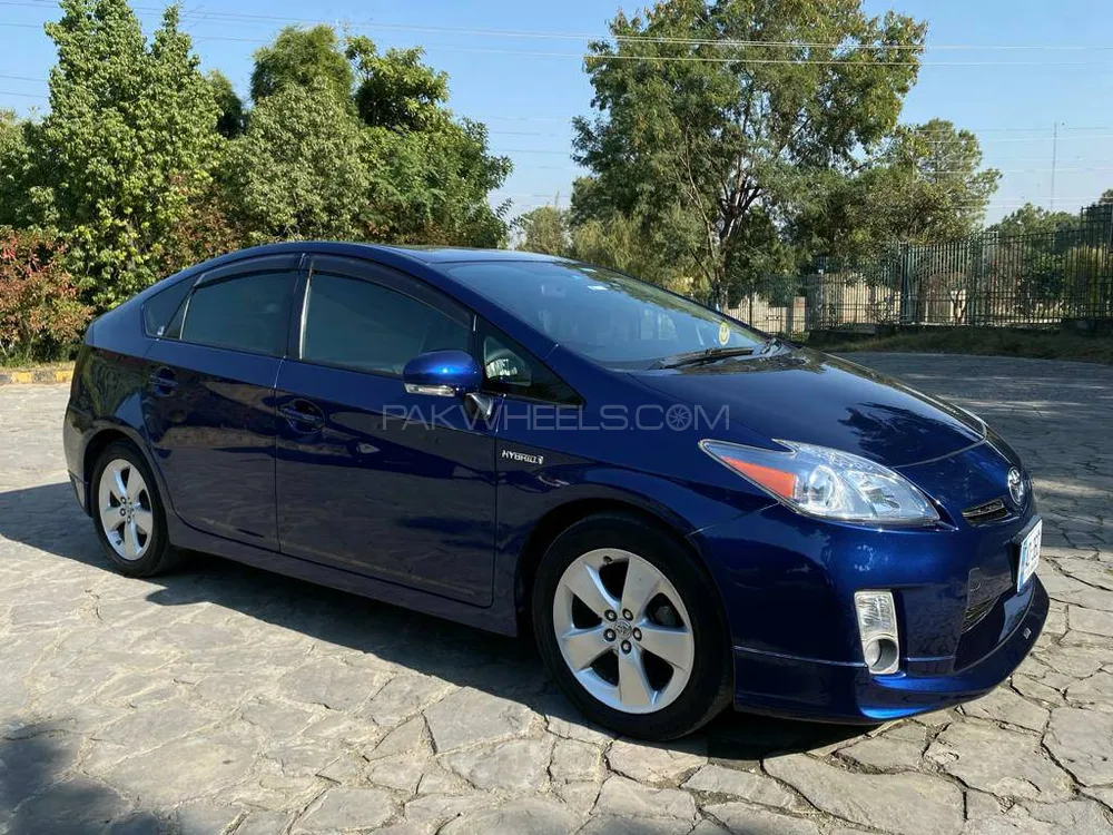 Toyota Prius 2010 for Sale in Islamabad Image-1