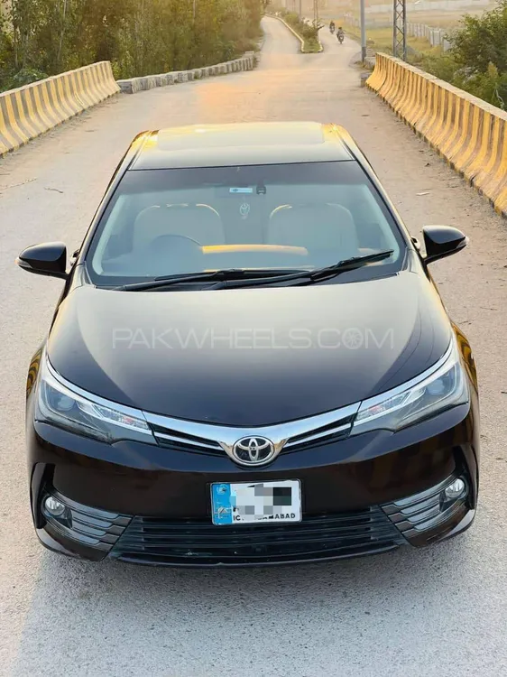Toyota Corolla 2017 for Sale in Peshawar Image-1