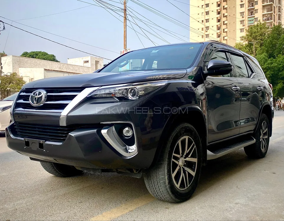 Toyota Fortuner 2021 for Sale in Karachi Image-1
