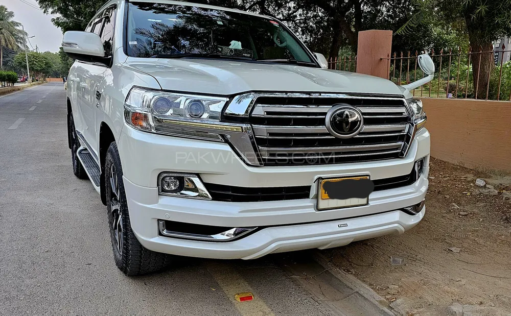 Toyota Land Cruiser 2017 for Sale in Karachi Image-1