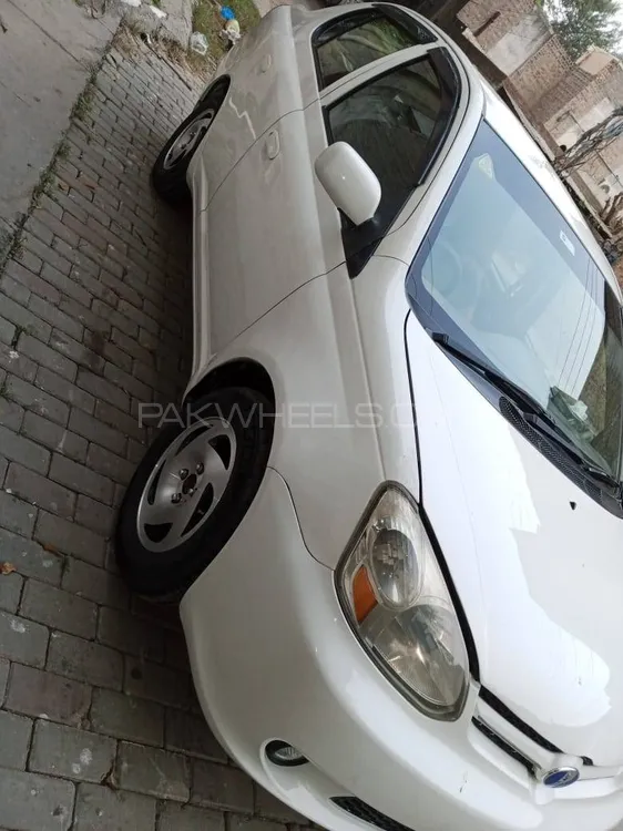 Toyota Platz 2002 for Sale in Lahore Image-1
