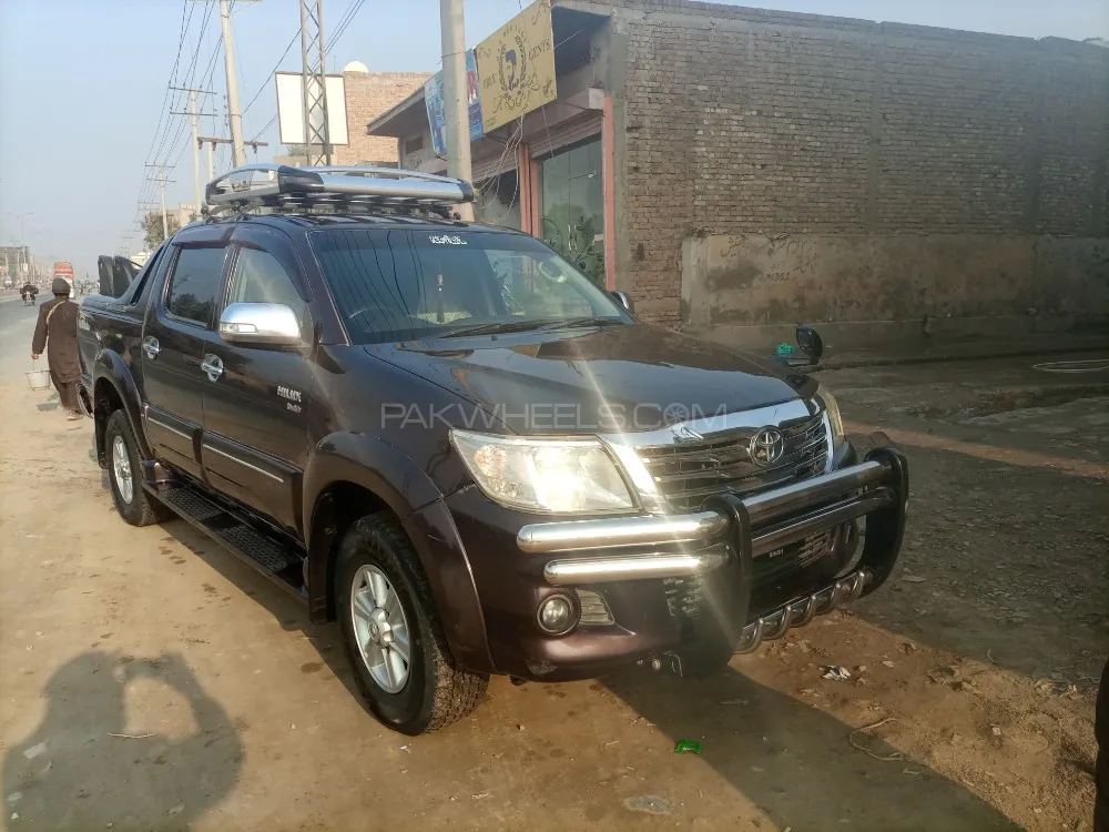 Toyota Hilux 2012 for Sale in D.G.Khan Image-1
