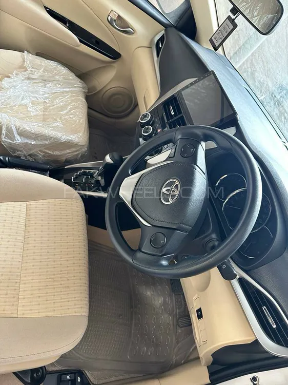 Toyota Yaris Sedan 2021 for Sale in Lahore Image-1