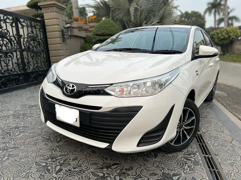 Toyota Yaris Sedan 2021 for Sale in Lahore Image-1