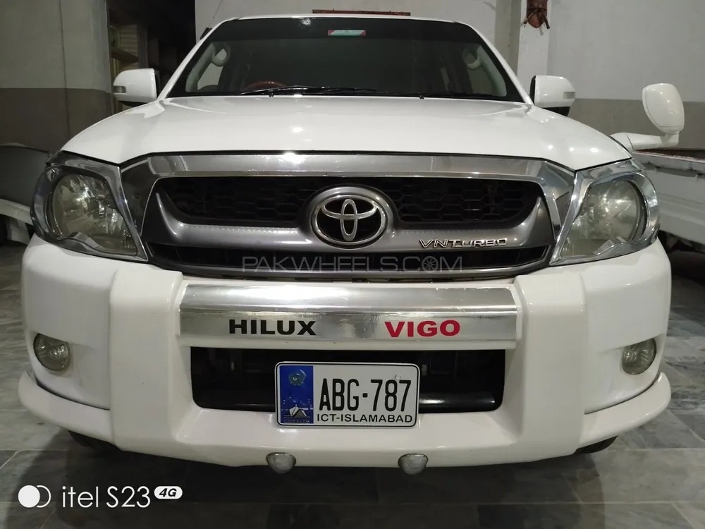 Toyota Hilux 2005 for Sale in Peshawar Image-1
