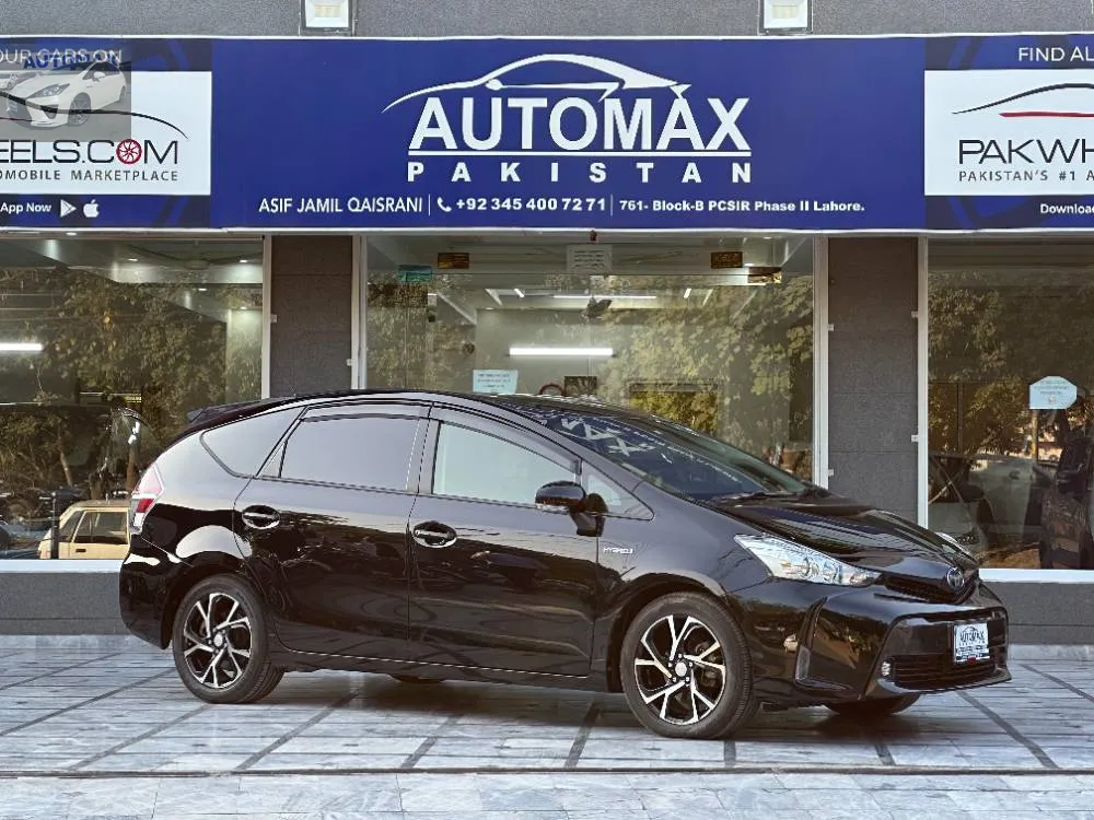 Toyota Prius Alpha 2018 for Sale in Lahore Image-1