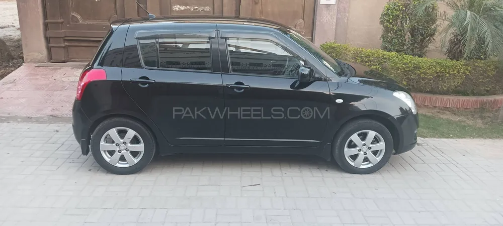Suzuki Swift 2015 for Sale in Multan Image-1
