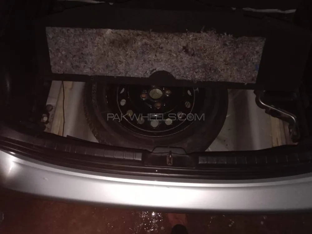 Toyota Vitz 2016 for Sale in Jhang Image-1