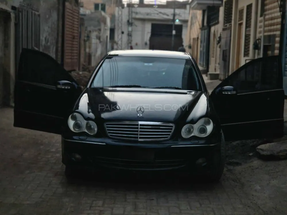 Mercedes Benz C Class 2005 for Sale in Sargodha Image-1