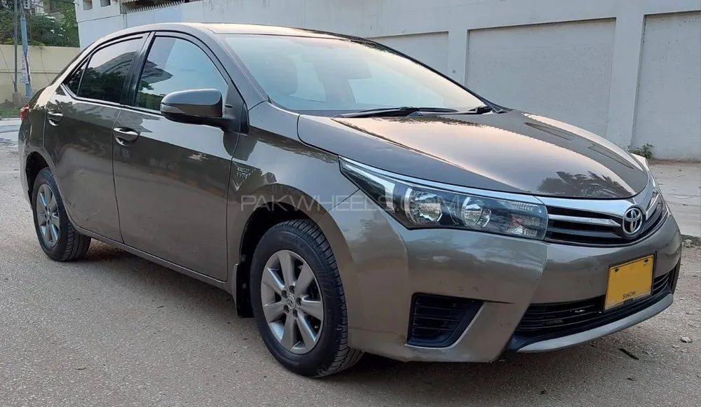 Toyota Corolla 2016 for Sale in Karachi Image-1