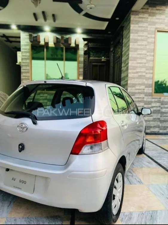 Toyota Vitz 2010 for Sale in Nowshera Image-1