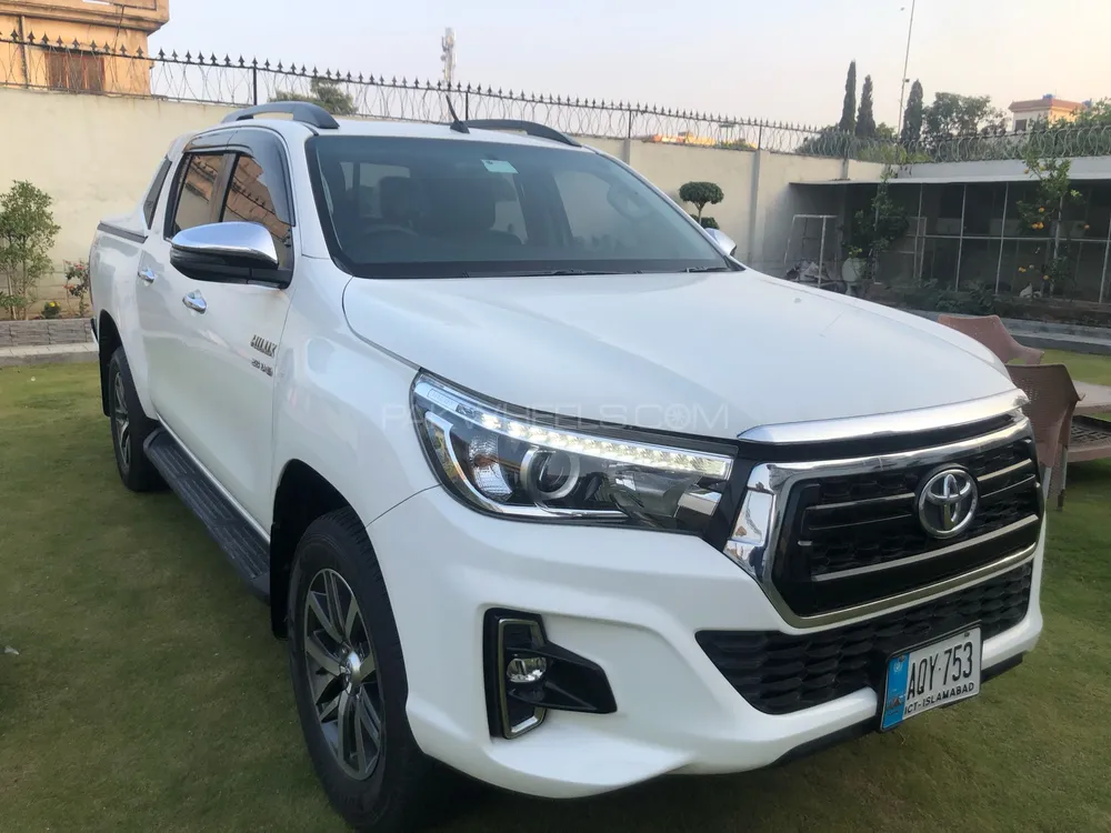 Toyota Hilux 2020 for Sale in Sialkot Image-1