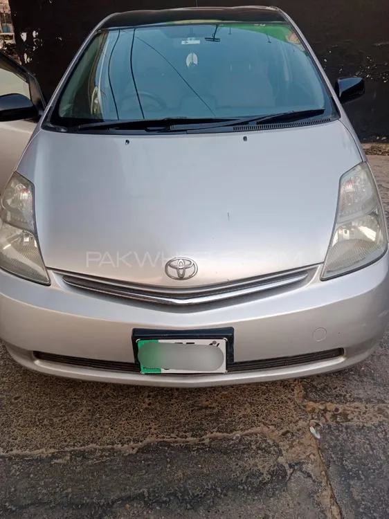 Toyota Prius Alpha 2010 for Sale in Multan Image-1
