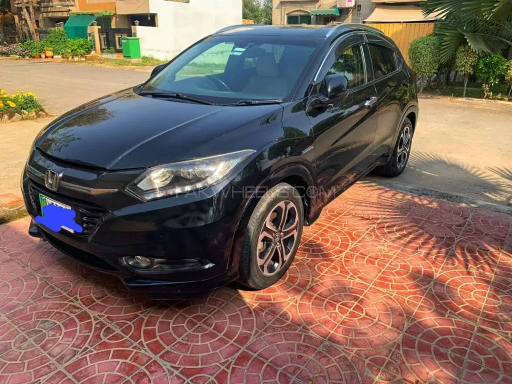 Honda Vezel 2016 for Sale in Lahore Image-1