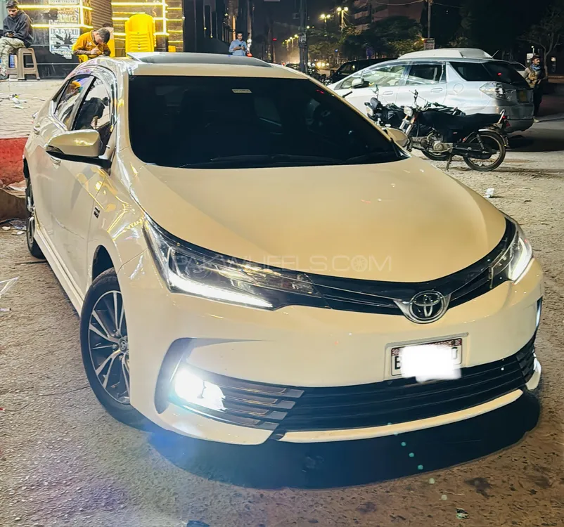 Toyota Corolla 2017 for Sale in Karachi Image-1