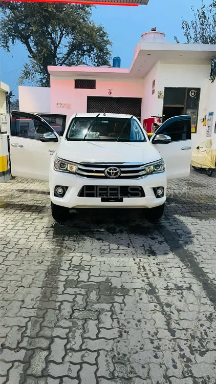 Toyota Hilux 2020 for Sale in Islamabad Image-1