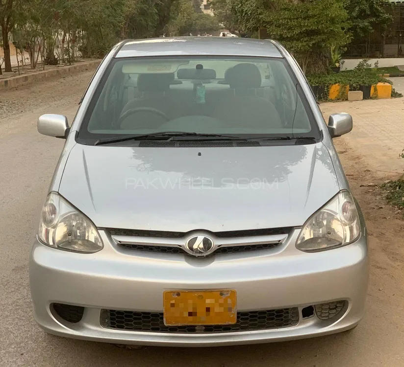 Toyota Platz 2003 for Sale in Karachi Image-1