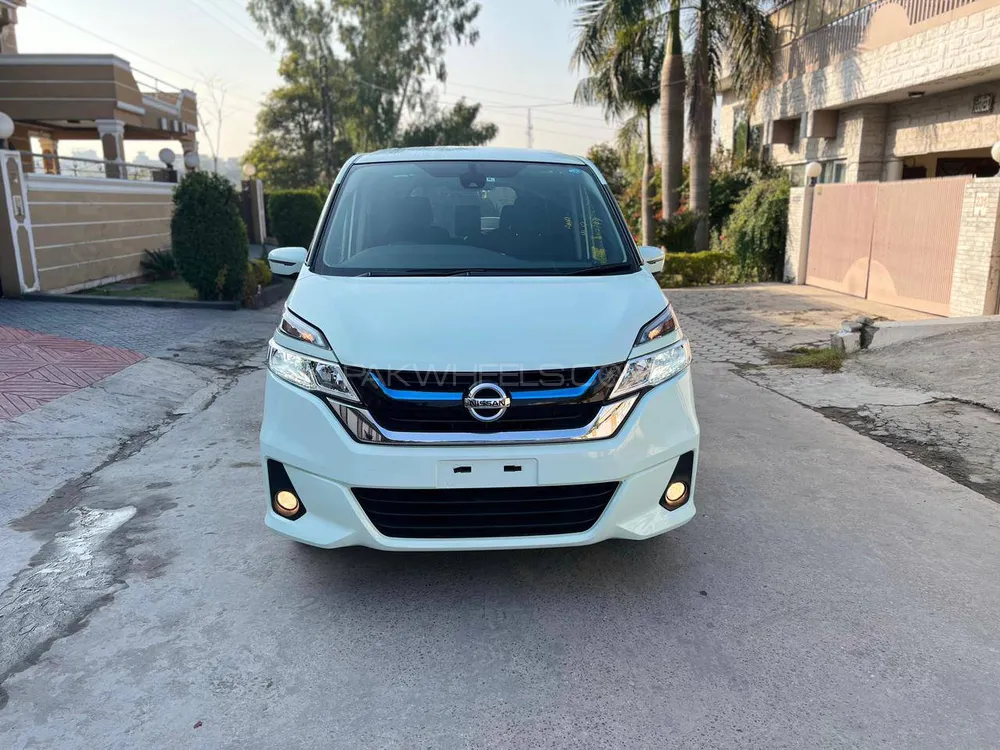 Nissan Serena 2018 for Sale in Islamabad Image-1