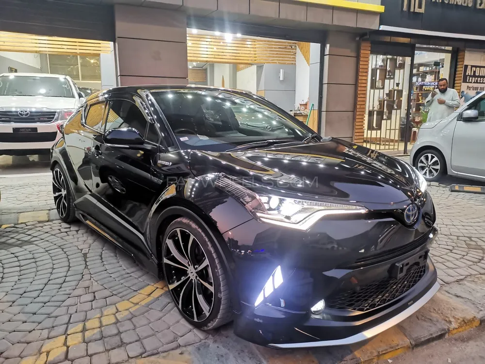 Toyota C-HR 2018 for Sale in Peshawar Image-1