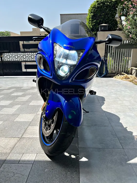 Suzuki hayabusa deals pakwheels