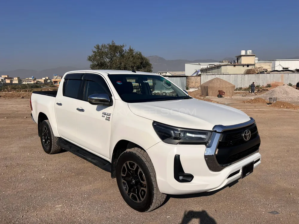 Toyota Hilux Revo G 2.8 2015 for sale in Islamabad | PakWheels