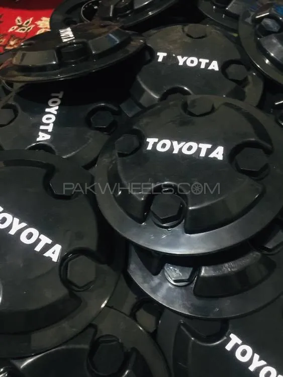 1986 MODEL COROLLA WHEEL CENTER CAPS Image-1