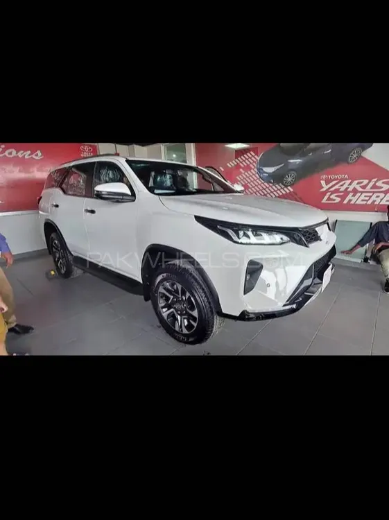 Toyota Fortuner Legender 2024 for sale in Karachi PakWheels